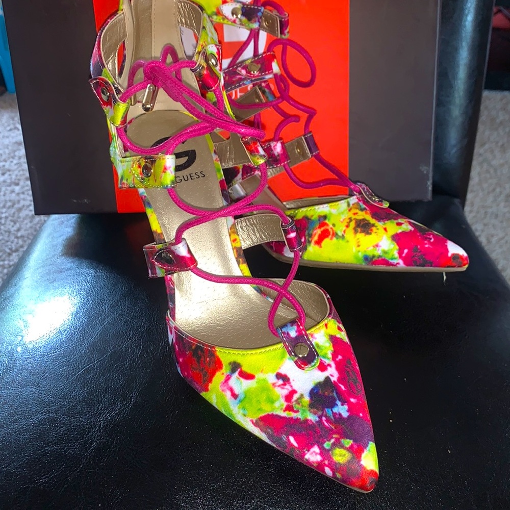 Guess Krona Heel - Picture 2 of 2